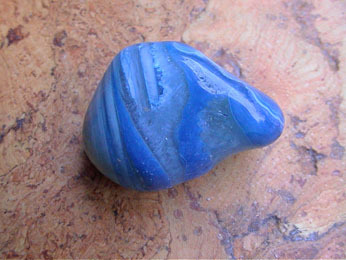 Trommelsteine - Achat "Blau" (gefärbt) (Extra-Qualität)