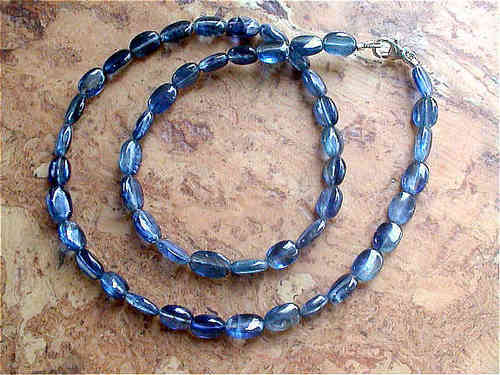 Halskette "Ovale Scheiben" - Disthen (Cyanit, Kyanit) (Extra Qualität)