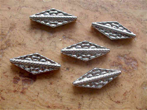 Tibetische Perlen - "Rhombus, gross, Antik-Silber"