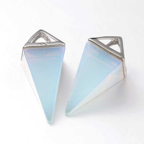 Anhänger - Kryolithglas ("Opalglas") "Doppelpyramide"